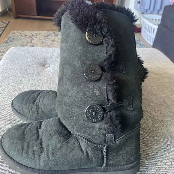 UGG Australia Triple Bailey Button Tall Sheepskin Boots Women size 8 Black - Picture 2 of 10